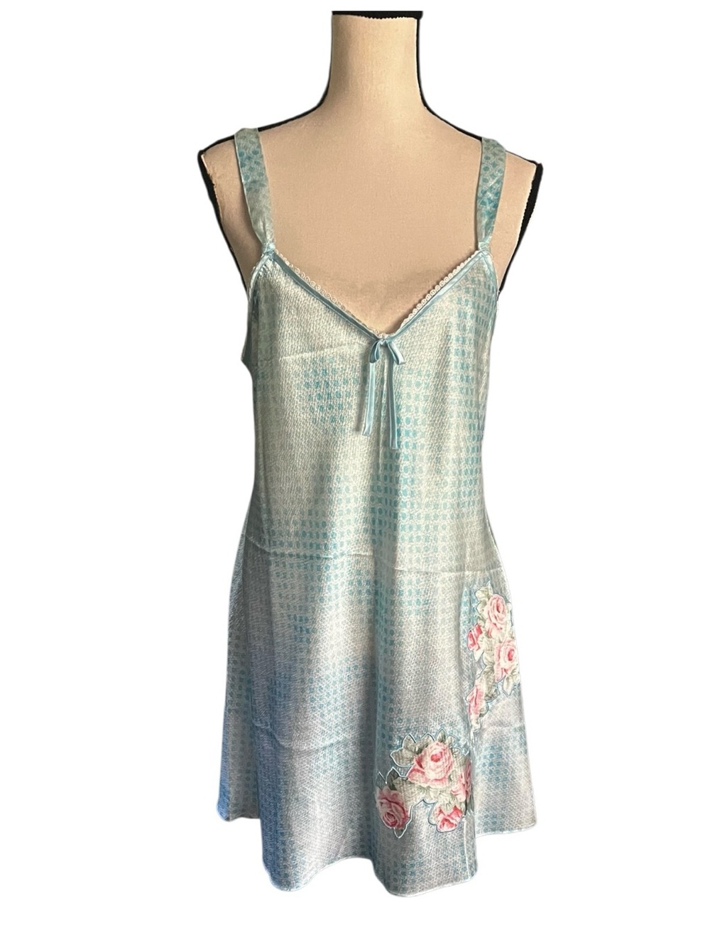 VTG. Morgan Taylor intimates embroidered shimmer slip dress/lingerie. SZ.M
